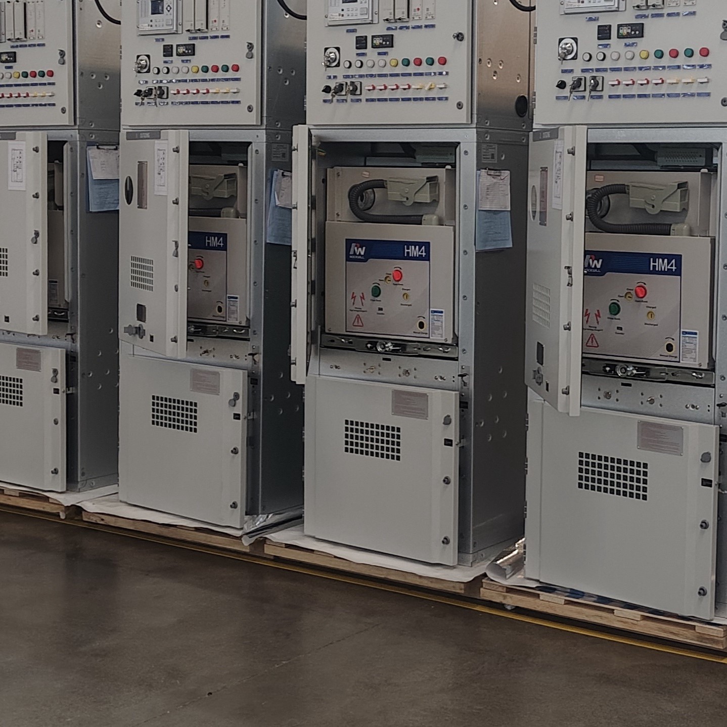 Lighting the future  – Global Smart Grid Outdoor Vacuum Circuit Breaker Integrated Solutions