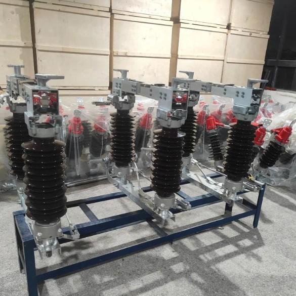 What are the six operating principles of disconnect switches?