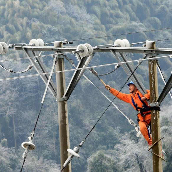 Application of Condition Monitoring Technology in UHV Transmission Lines