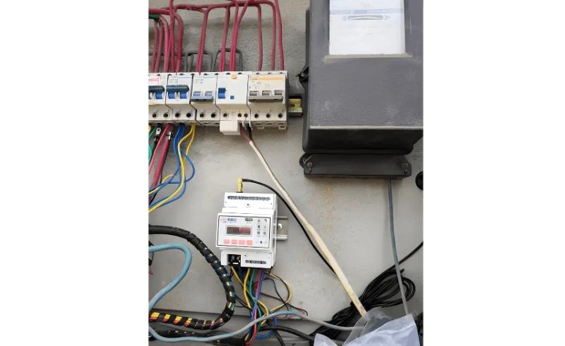 digital power meter.jpg