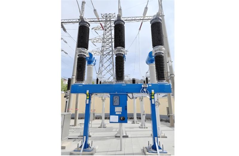 126kV  HV Vacuum circuit breaker..jpg