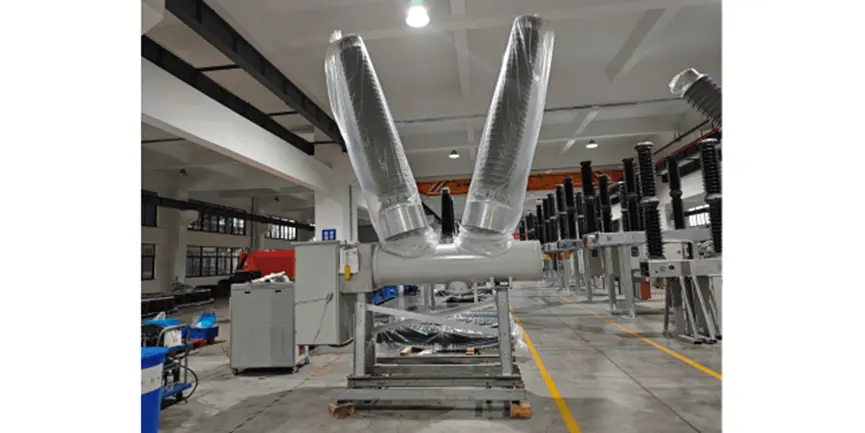 Full-Lifecycle Low-Temperature Adaptation Solution for High-Voltage Tank Circuit Breakers: Five-Stage Synergistic Protection for Reliable Operation at -35&deg;C