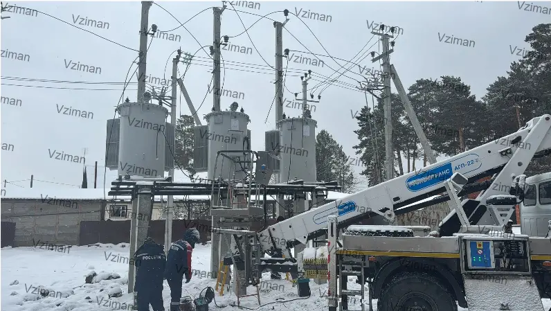 Solución de Regulador de Voltaje Montado en Poste Vziman RVR-1 de 10kV para Altai Krai, Rusia